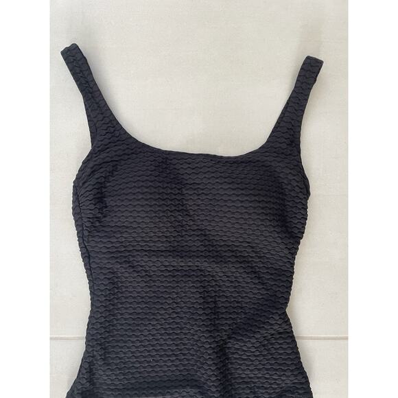 Essentials Gottex Swim One Piece Swimsuit Textured Swimwear - Picture 2 of 9